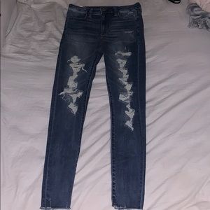 American Eagle skinny distressed jeans— never-worn